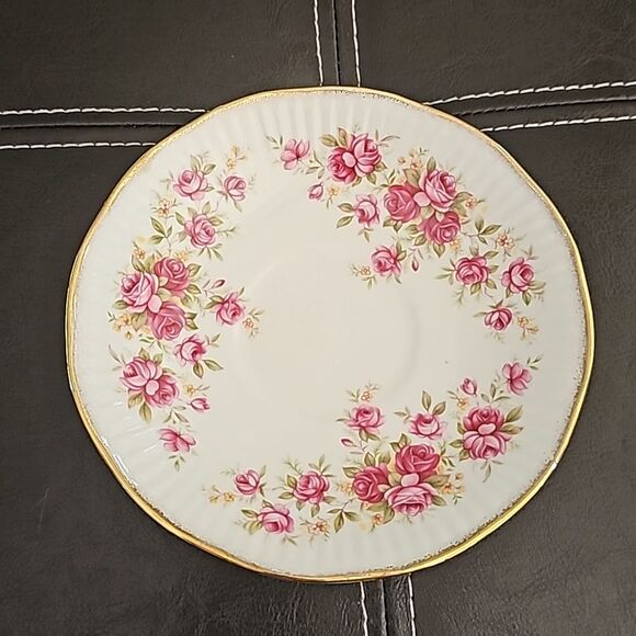 Vintage Elizabethan Bone China Queens Rose Cup & Saucer - Picture 7 of 9